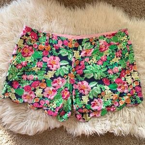 Lilly Pulitzer Scalloped Floral Shorts Size 14
